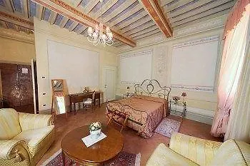 Bed & Breakfast Residenza D'Epoca Palazzo Magi 4*