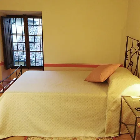 Residenza D'Epoca Palazzo Magi Bed & Breakfast 4*